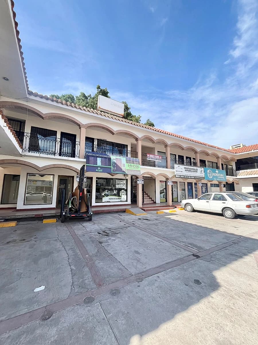 LOCAL COMERCIAL EN RENTA COL CENTRO