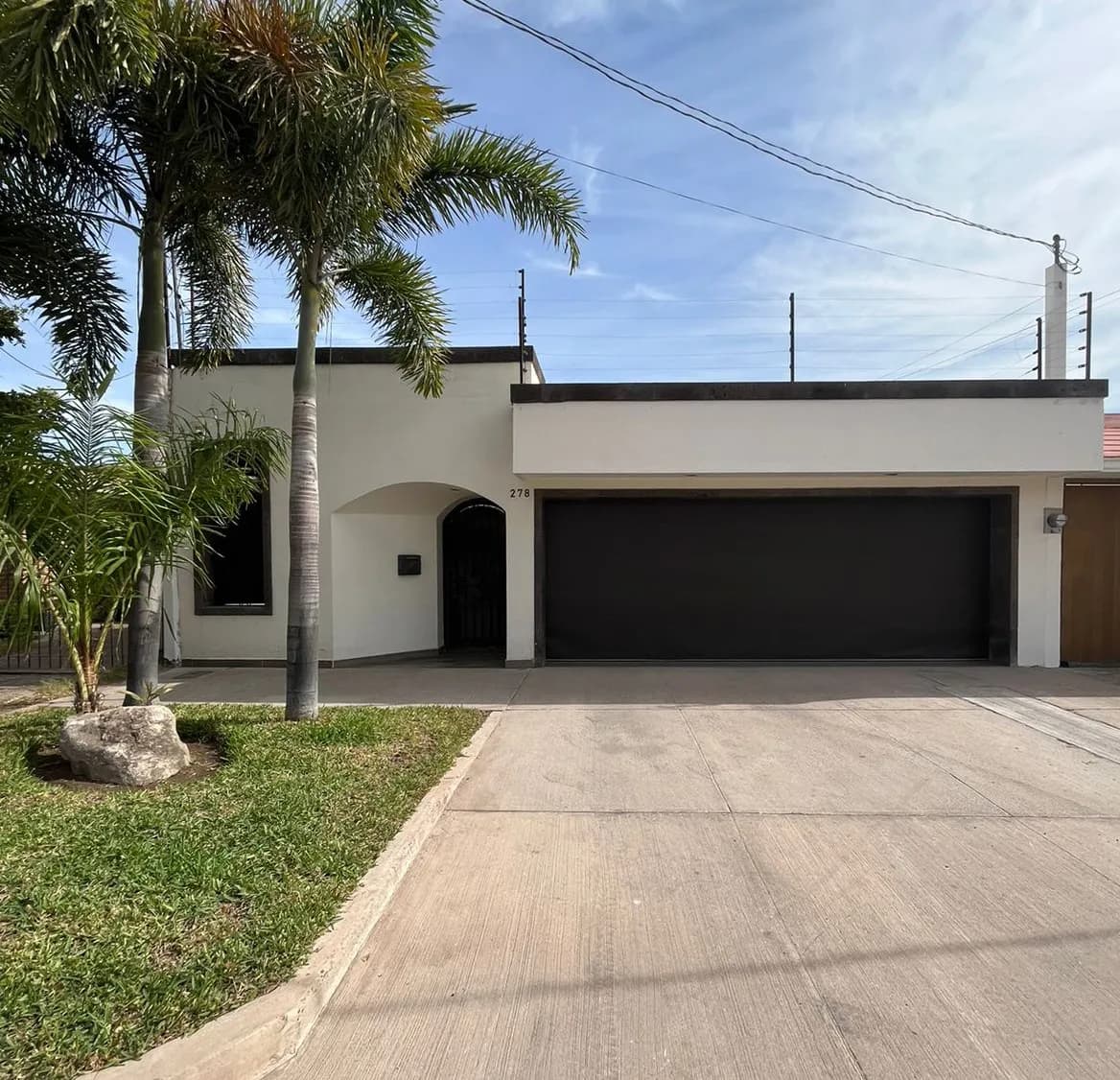 RESIDENCIA EN VENTA FRACC HAYS SECTOR SCALLY