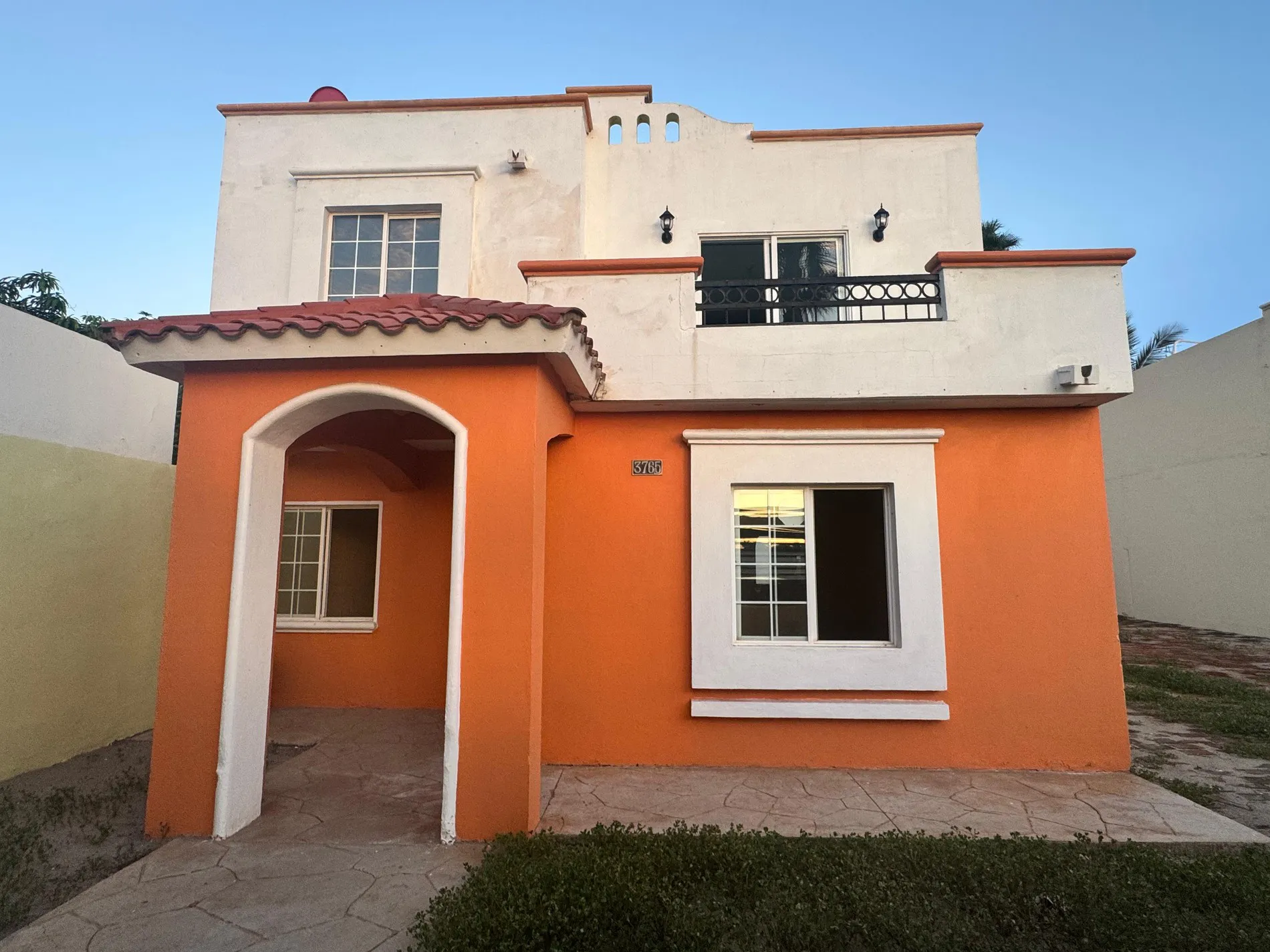 CASA EN RENTA EN PRIVADA TRES RECAMARAS