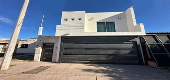 13_3061 | En Venta bonita y Amplia Casa, Fraccionamiento Nuevo Horizonte | GCI Bienes Raíces